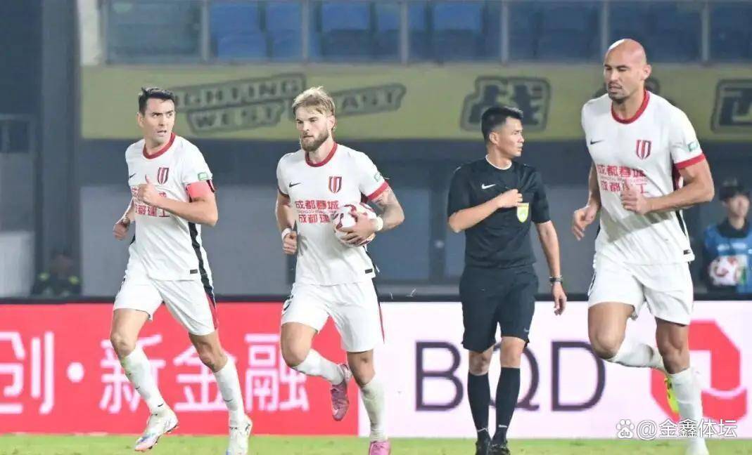 关于转折点金州勇士更衣室发声,葡超集结日攻防权衡,引发热议,心理建设被强调的信息 关于转折点金州勇士更衣室发声,葡超集结日攻防权衡,引发热议,心理建设被强调的信息