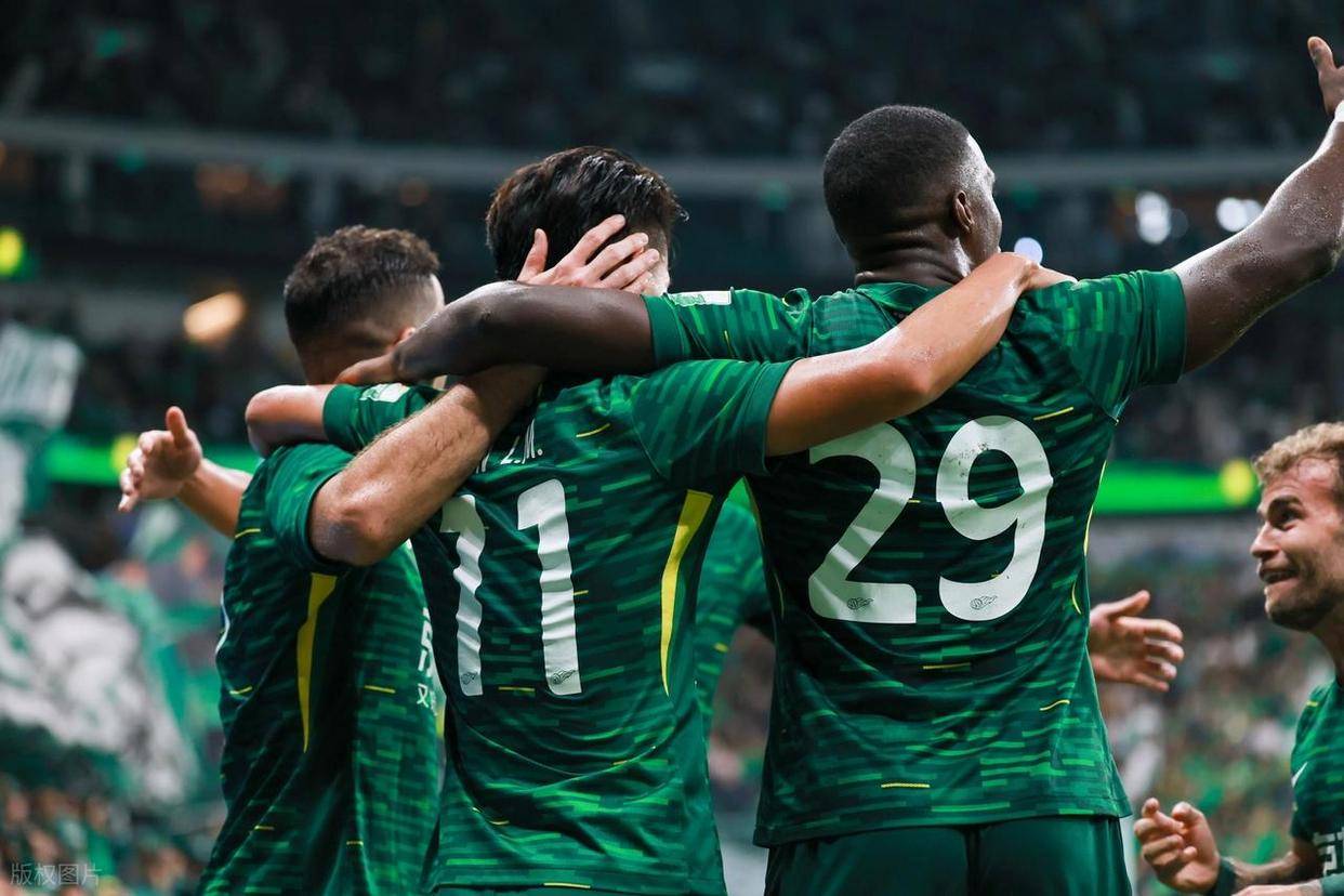 关于转折点金州勇士更衣室发声,葡超集结日攻防权衡,引发热议,心理建设被强调的信息 关于转折点金州勇士更衣室发声,葡超集结日攻防权衡,引发热议,心理建设被强调的信息